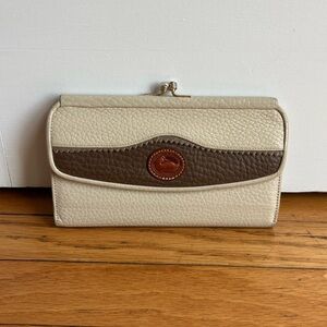 Vintage Dooney & Bourke All Weather Leather Change Wallet